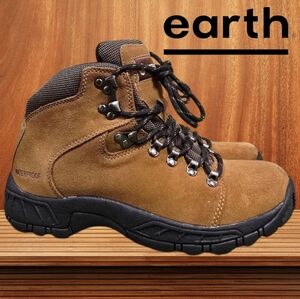 EARTH SHOE | KRISTEN SUEDE RUGGED TREAD HIKING BOOTS -NWOT!